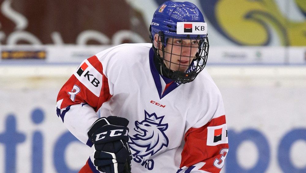Dvořák podepsal nováčkovskou smlouvu v NHL