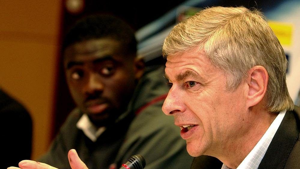 Arsenal uctil trenéra Wengera postavením sochy před stadionem