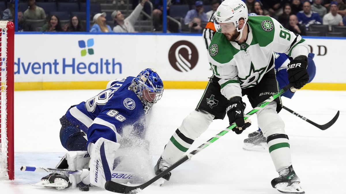 Když si během rozhovoru někdo uprdne… Hvězda NHL zůstala paralyzovaná, odpovídat prostě nešlo