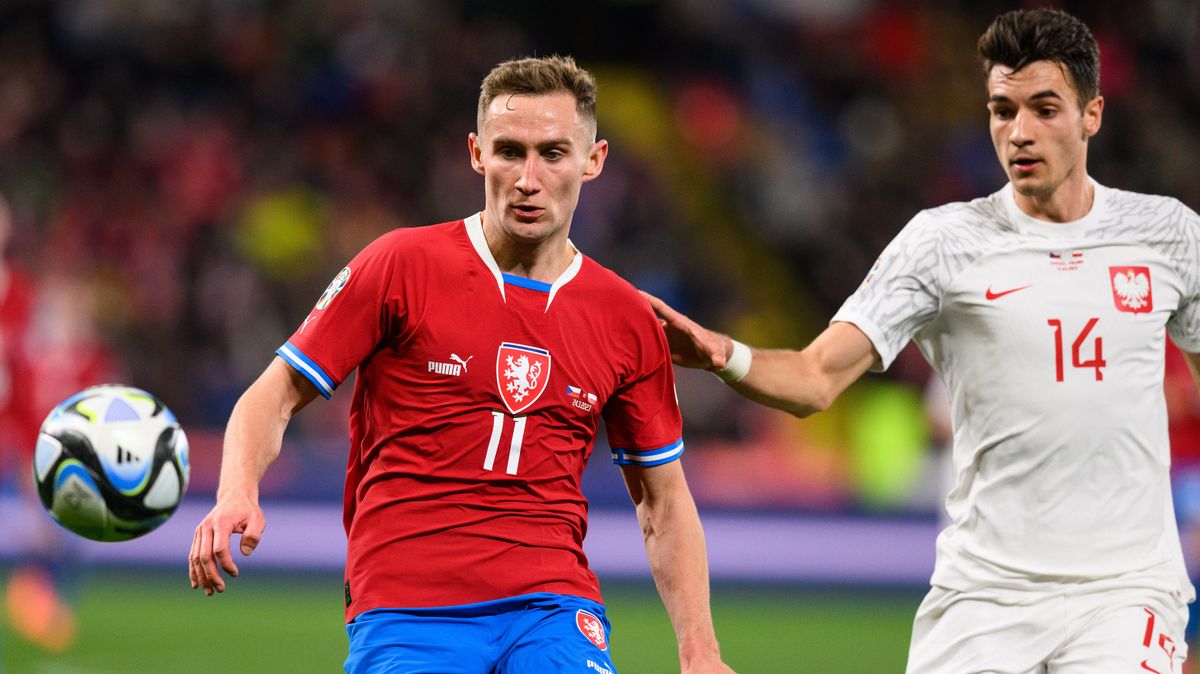 Byl jsem v baru s dcerou, hájí se Neumann. Sparta nechce do atmosféry kolem nároďáku zasahovat