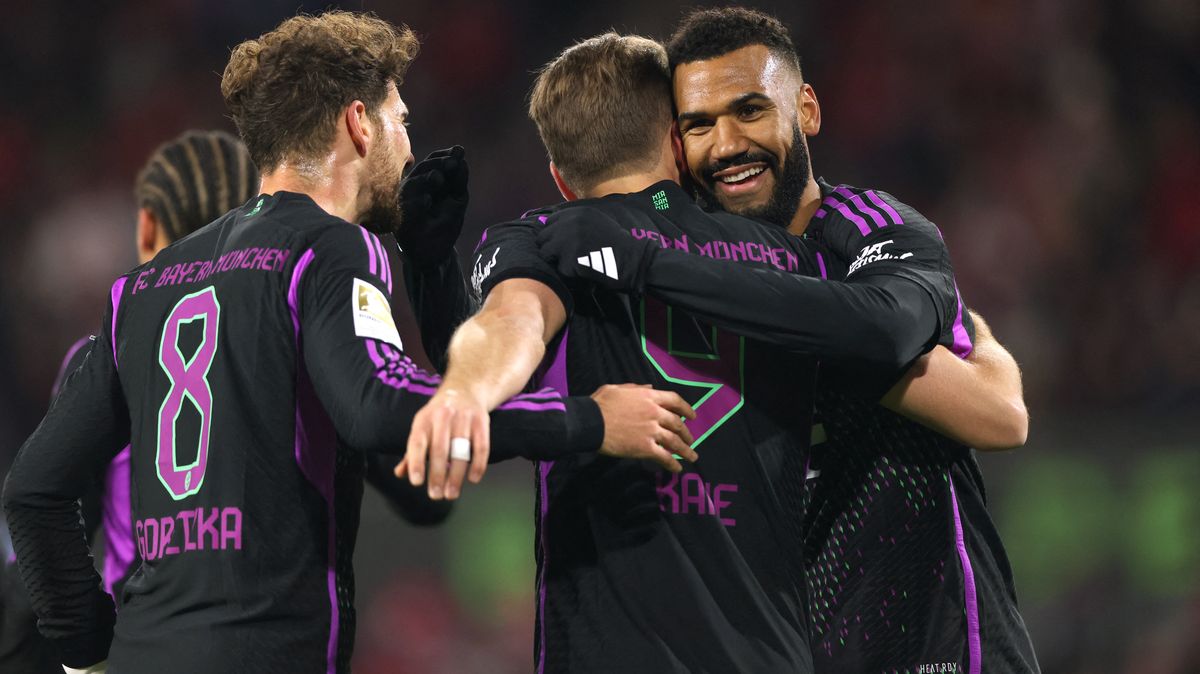 Kane rozhodl o výhře favorita, Bayern vede bundesligu