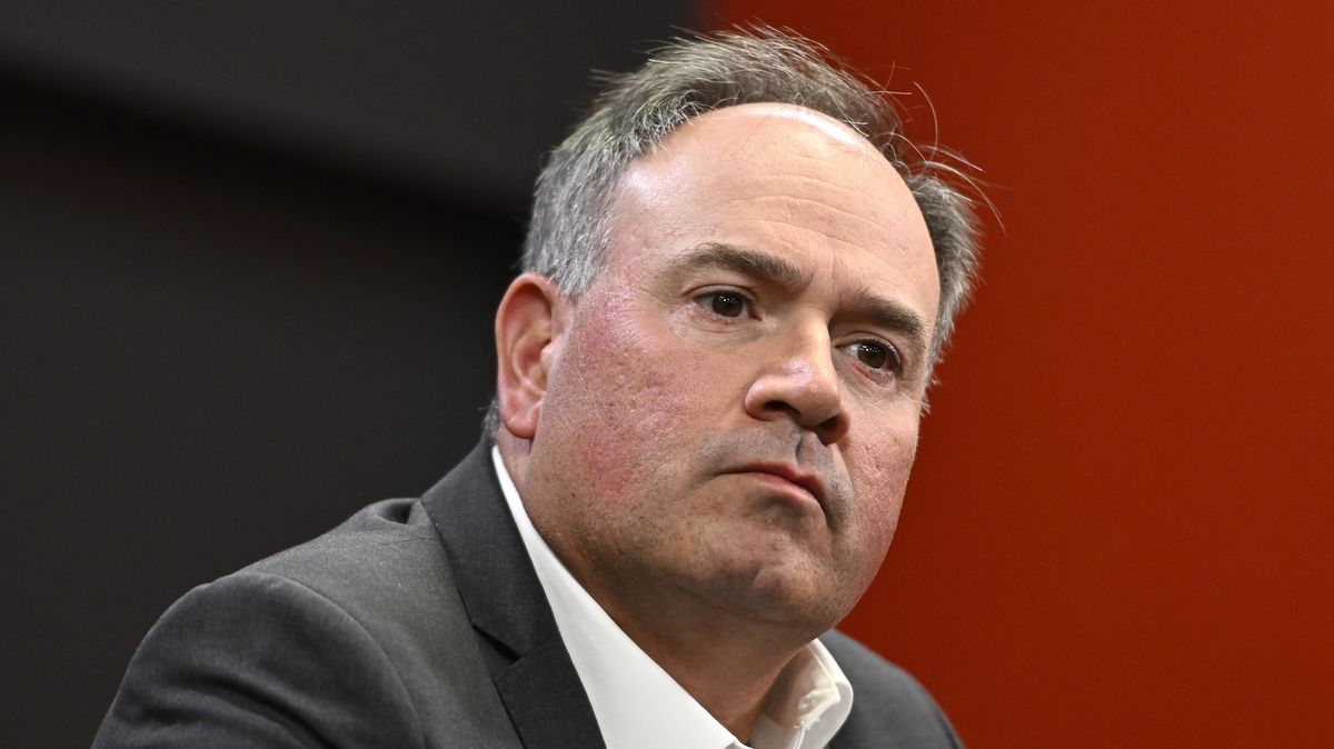 Generální manažer hokejistů Ottawy Senators skončil