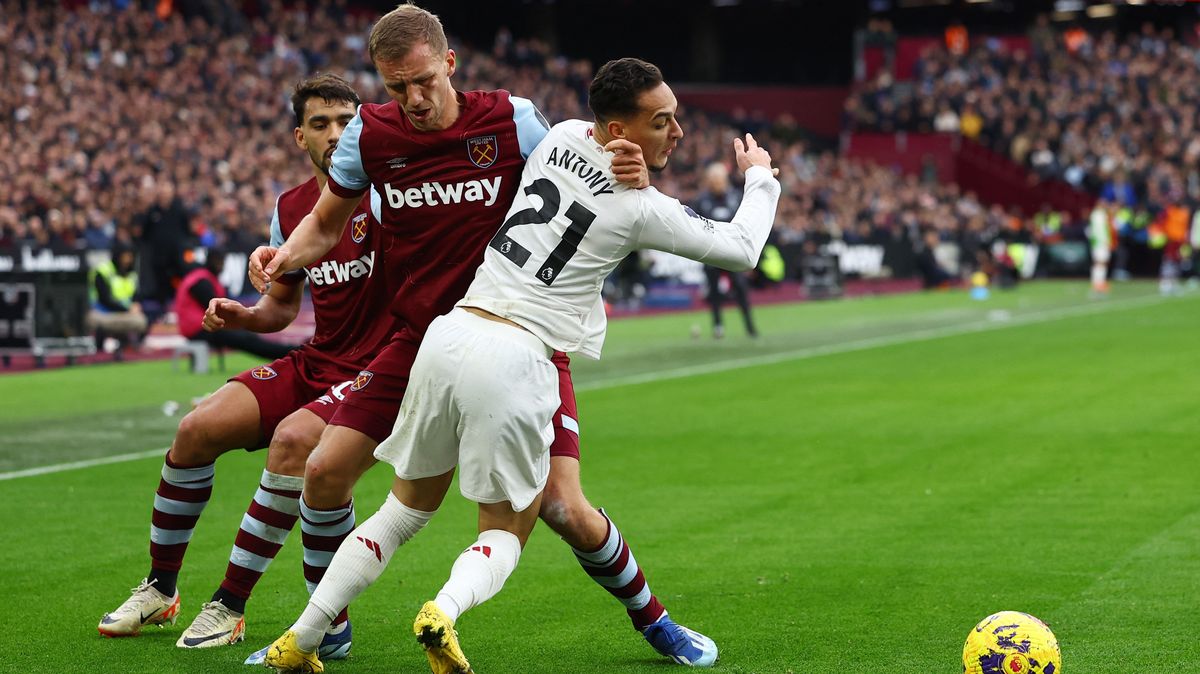 Souček s Coufalem slaví skalp Manchesteru United