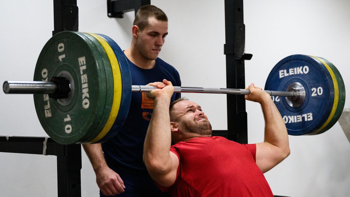 Na čince i 260 kilo. Ale nemůžu být hroch, říká Staněk. Do afrického Alcatrazu rodinu radši nebral