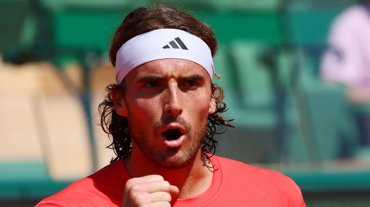 Tsitsipas je v Monte Carlu v semifinále a drží naději na třetí triumf
