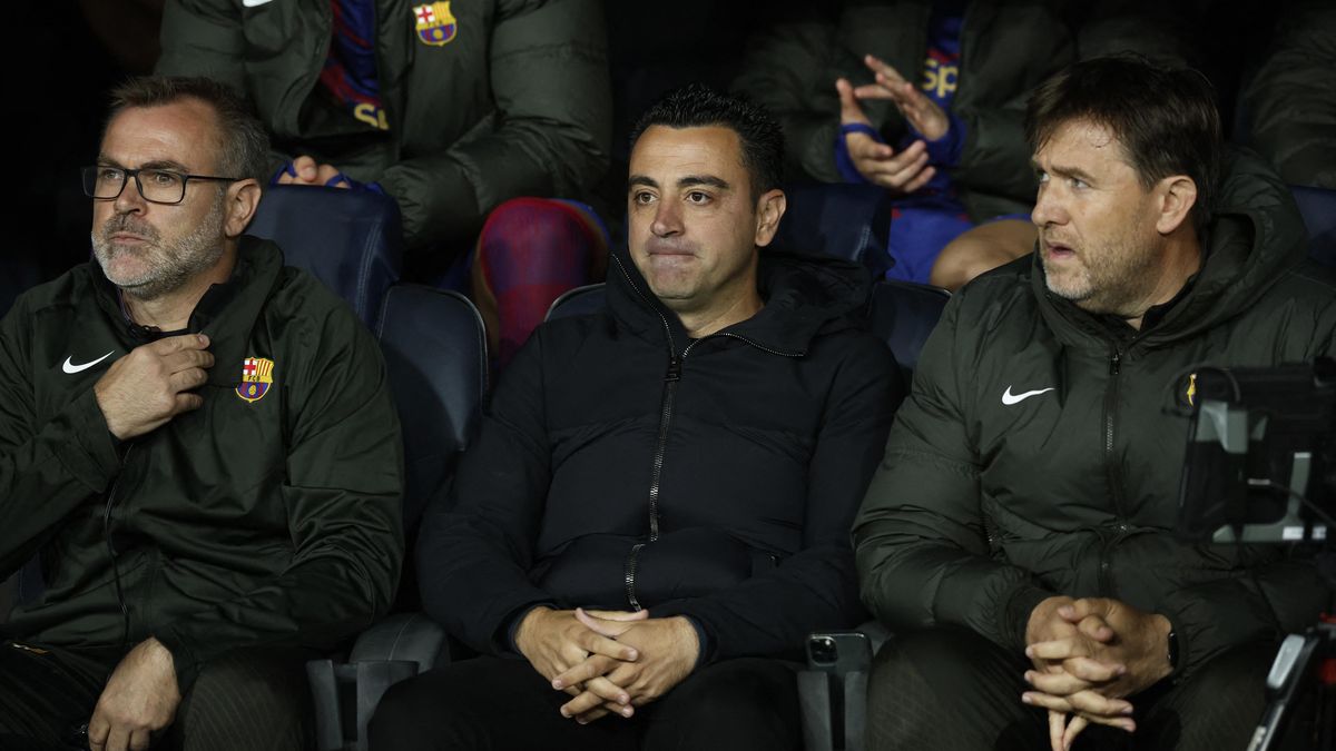 Barcelona viní z vyřazení rozhodčího, Xavi rozkopal banner. Rozhodčí byl slabý, přidal se Poborský