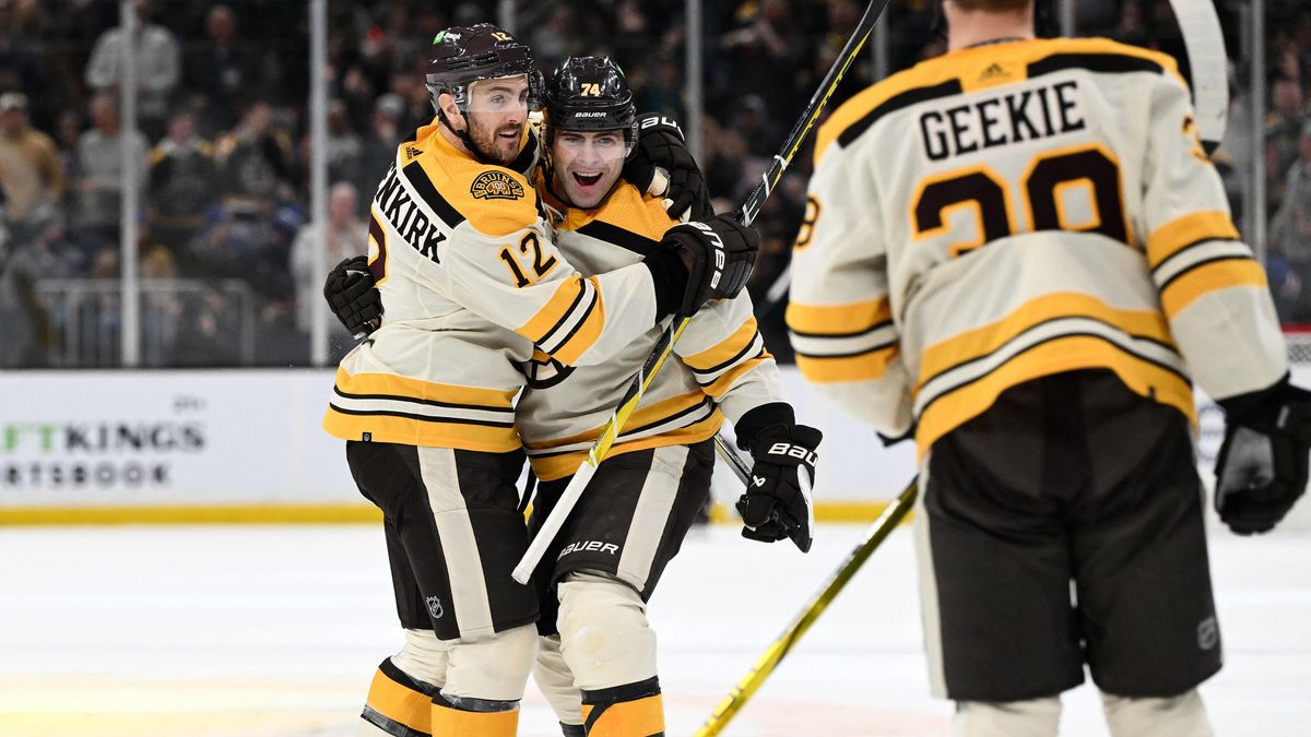 Zpěv v bostonské kabině. Pastrňák a spol. zažili unikátní vystoupení