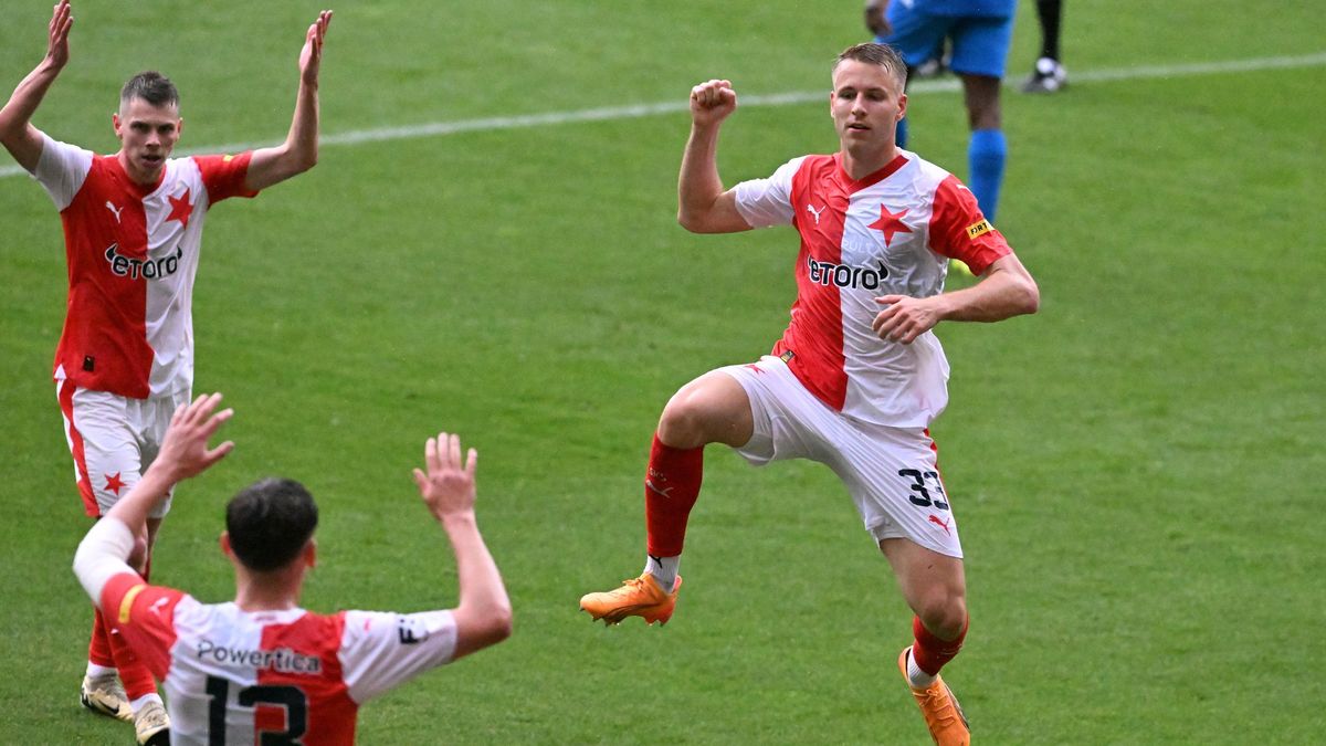 Slavia uzavřela sezonu drtivým vítězstvím