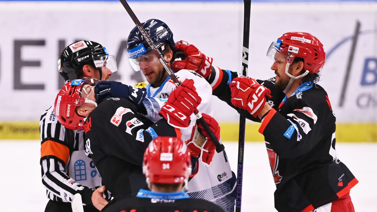 Předkolo extraligy nabídne reprízu semifinále mezi Hradcem Králové a Vítkovicemi. Litvínov přivítá Plzeň