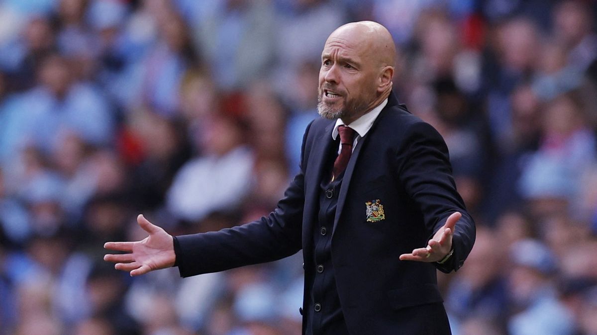 Zůstaň, ale skrouhneme ti plat. Manchester United vymýšlí co s kritizovaným trenérem