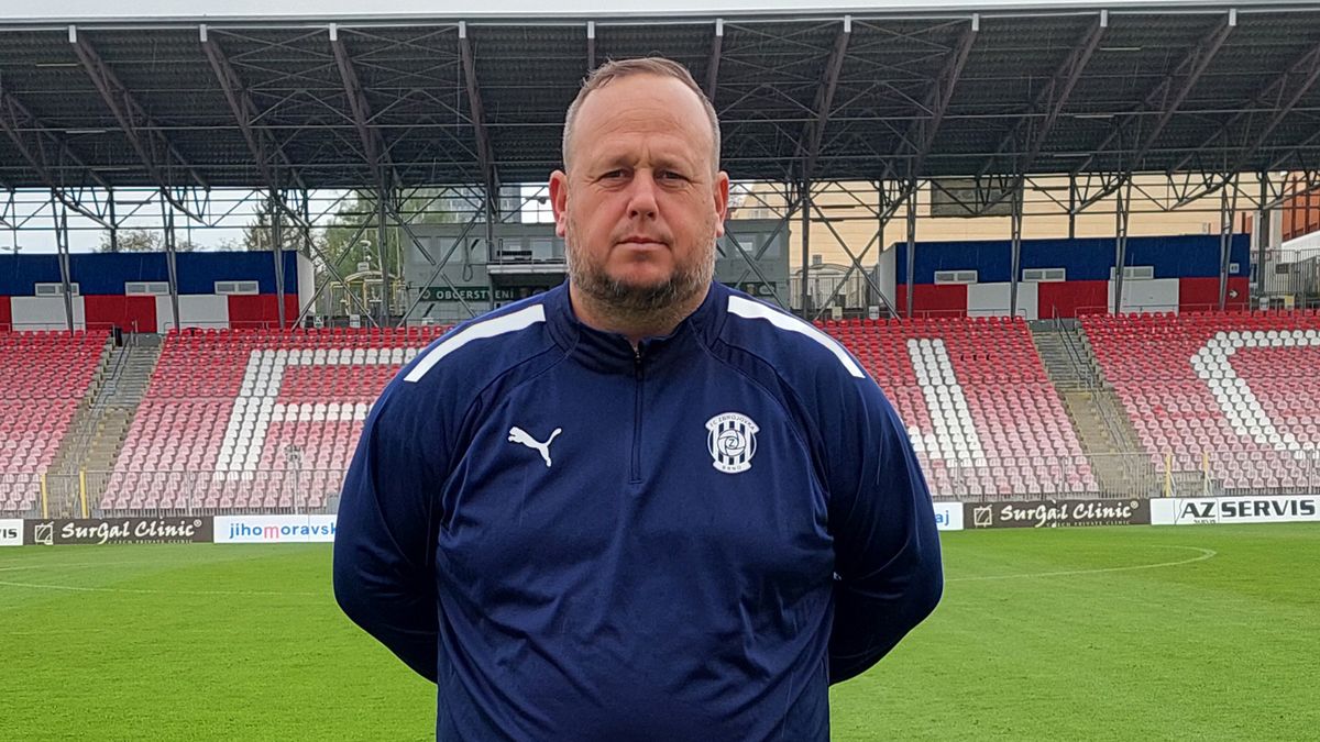 Polách končí, Zbrojovku přebírá Kříž. Na lavičku usedne i sportovní manažer Psotka