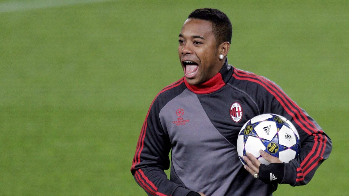 Soud rozhodl, že si fotbalista Robinho musí v Brazílii odsedět devítiletý trest
