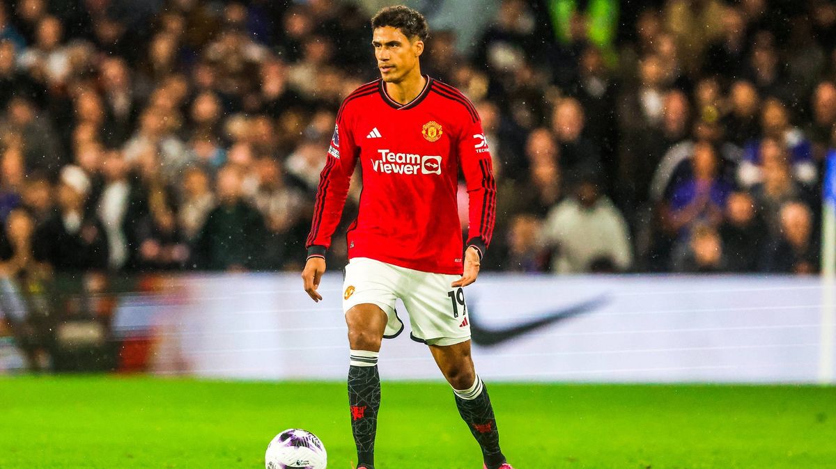 Stoper Varane po sezoně ukončí tříleté angažmá v Manchesteru United