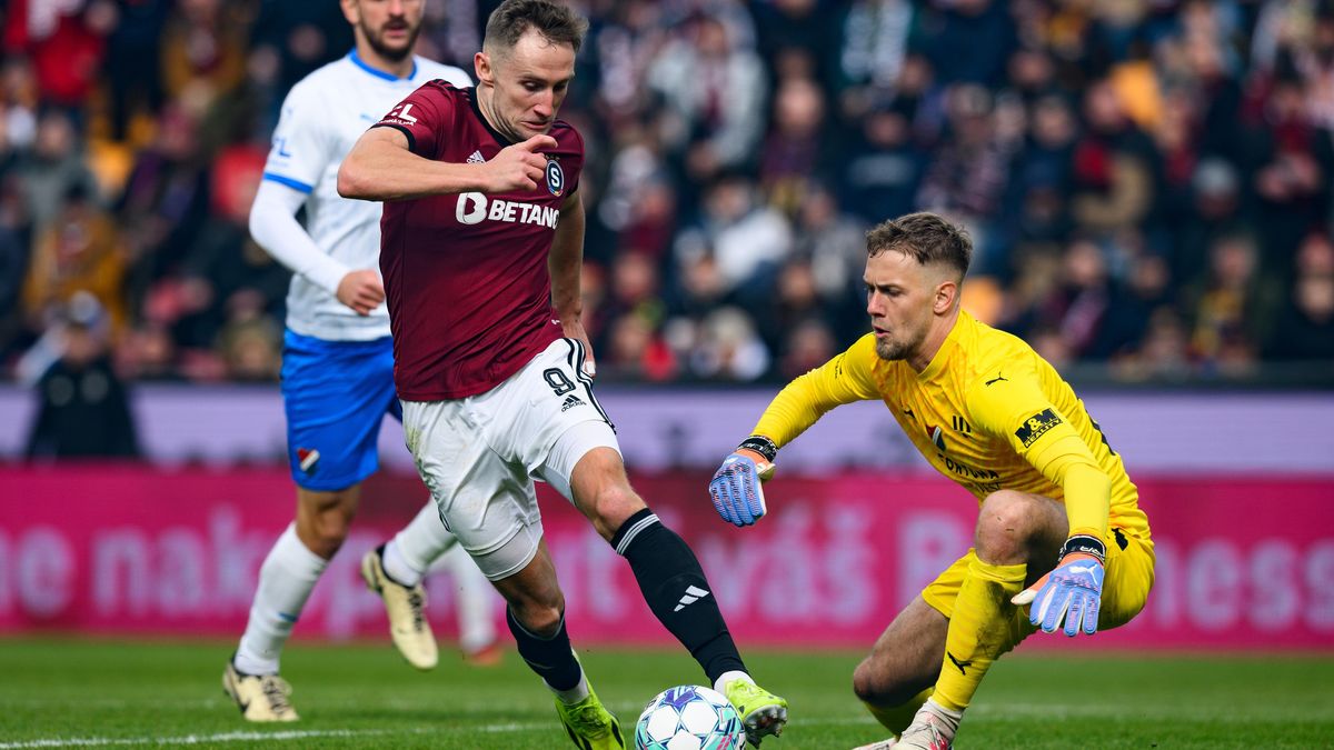 Všichni do zbraně! Fotbalovou ligu čeká na závěr základní části osm zápasů naráz