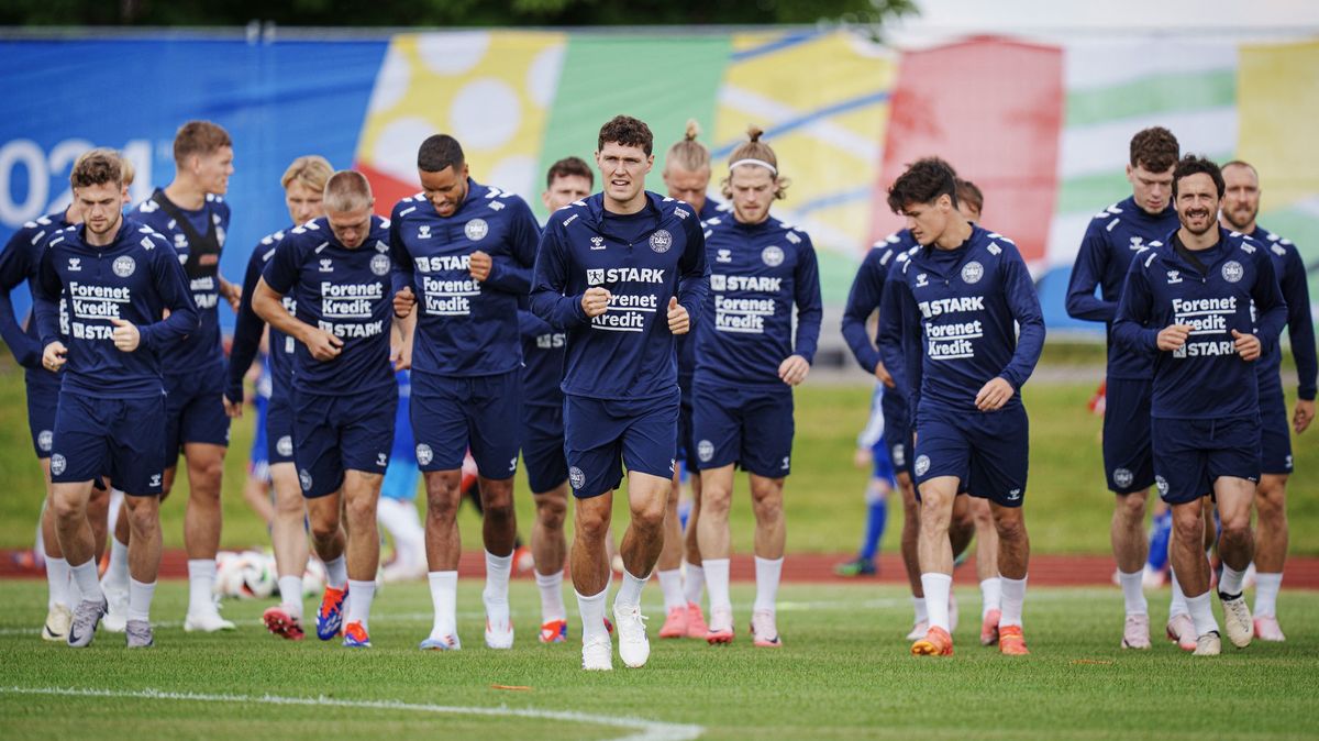 Dánští fotbalisté odmítli vylepšení podmínek v reprezentaci a pomohli ženám