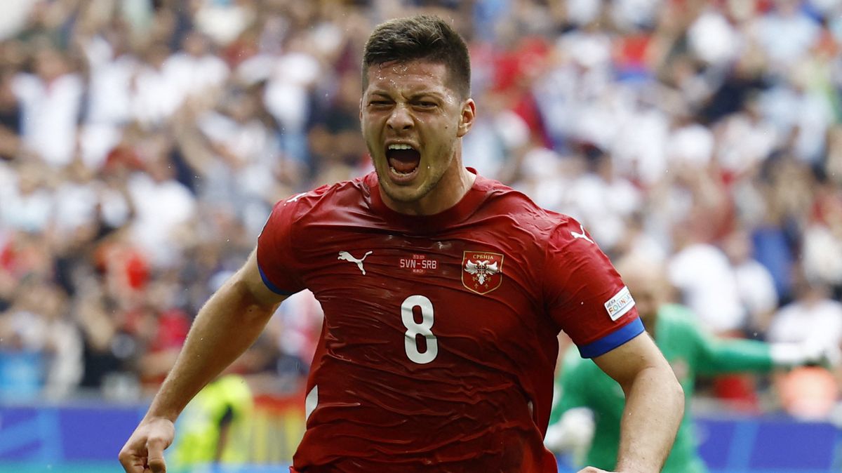 Srbská záchrana za sekundu dvanáct. Borec, který vyhořel v Realu, je za národního hrdinu
