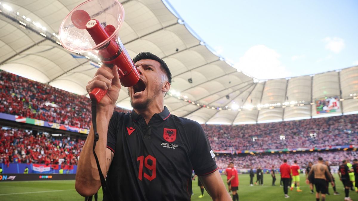 Albánský útočník se omluvil za hecování fanoušků k urážlivým pokřikům