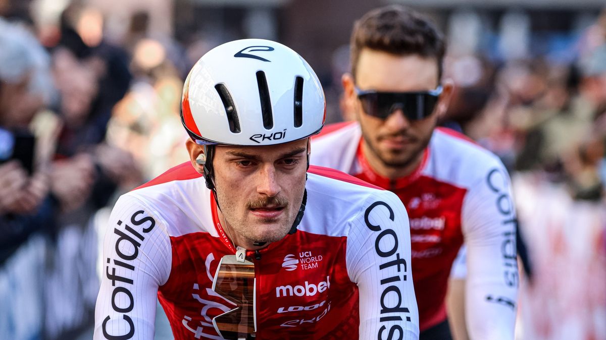 Děsivý pád s vážnými následky. Cyklista Cofidisu utrpěl zlomeniny páteře