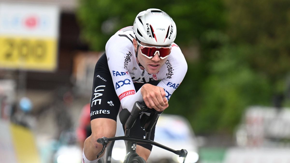 Pogačarův tým dominoval na Czech Tour. Slaví švýcarský cyklista Hirschi