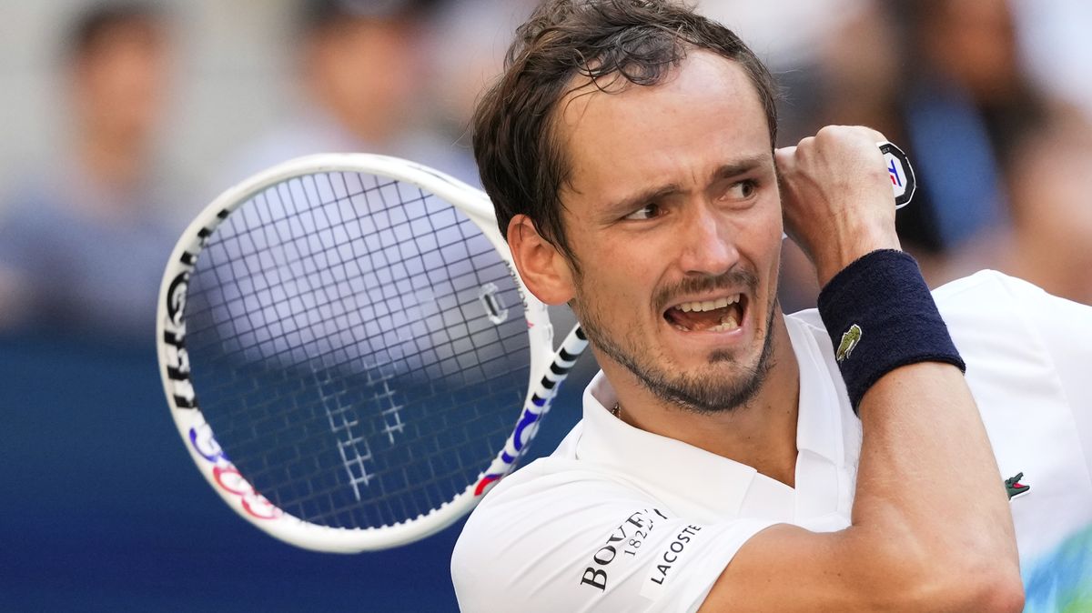 Medveděv zničil Menšíkova přemožitele a je ve čtvrtfinále US Open