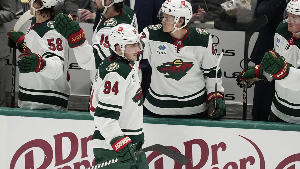 NHL | ラウコはミネソタのジャージーを狙う。彼はMMAファイターからレッスンを受けた