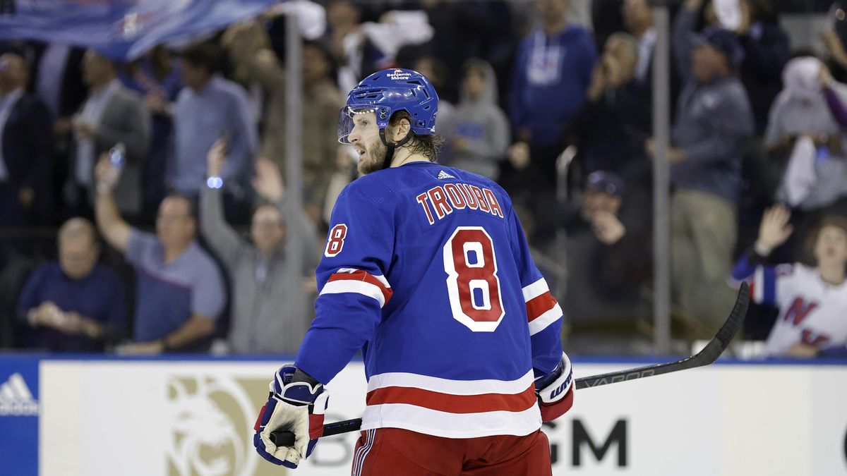 Trouba získal v NHL cenu Marka Messiera