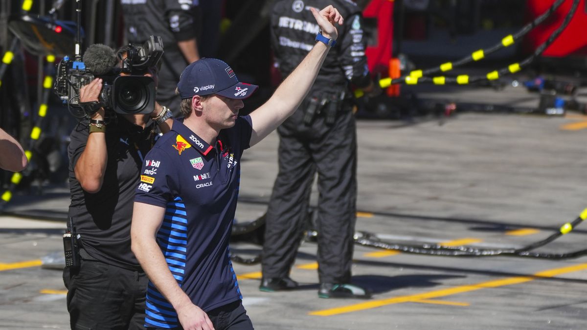 Jako bych jel se zataženou ruční brzdou, řekl Verstappen. Jeho kolega tvrdí, že by stejně nevyhrál