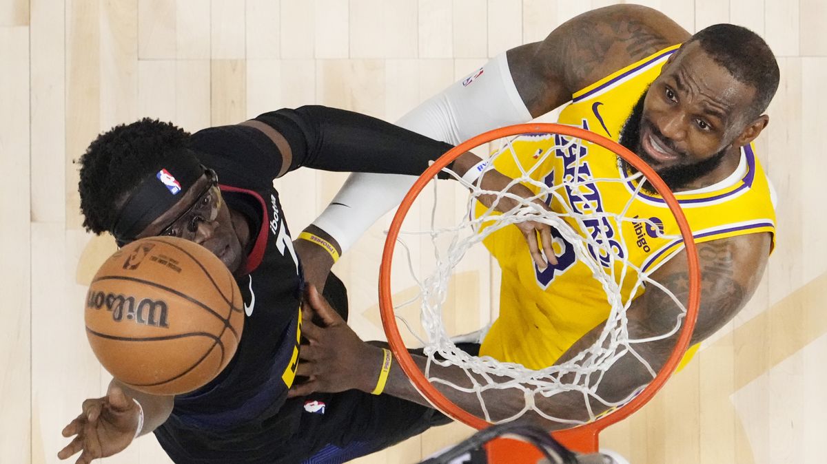 Basketbalisté Denveru díky střele v poslední sekundě porazili podruhé Lakers