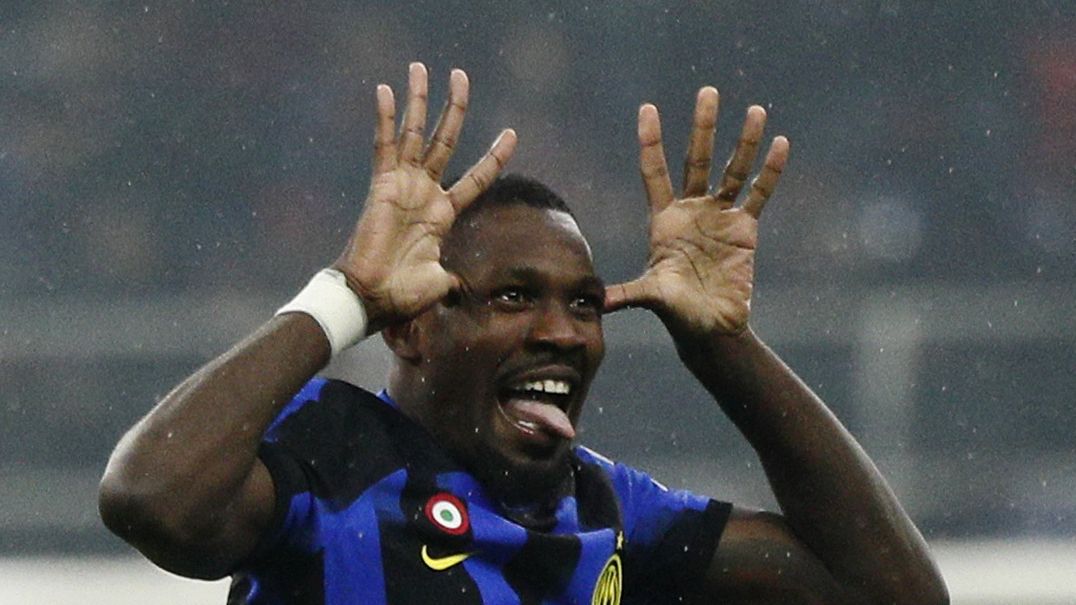 Inter zvládl derby a je italským mistrem