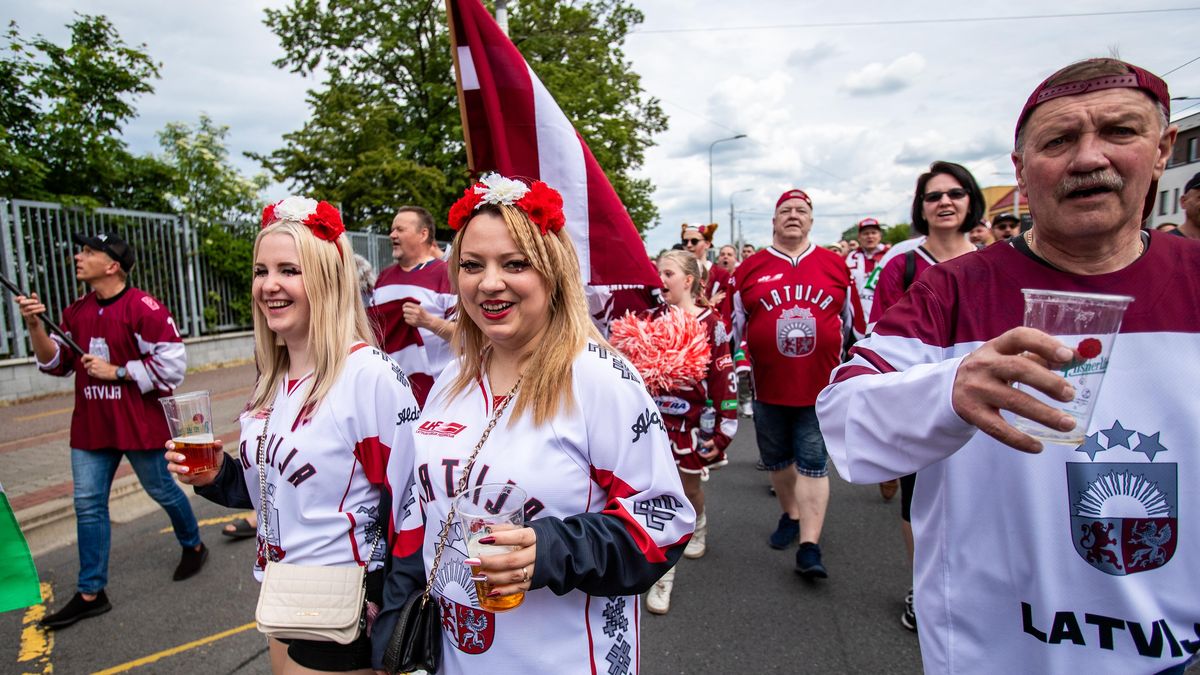 Zážitek z hokeje prý fanouškům kalí ceny. Lotyši varují před ostravskými „byznysmeny“. Organizátoři stížnosti neevidují