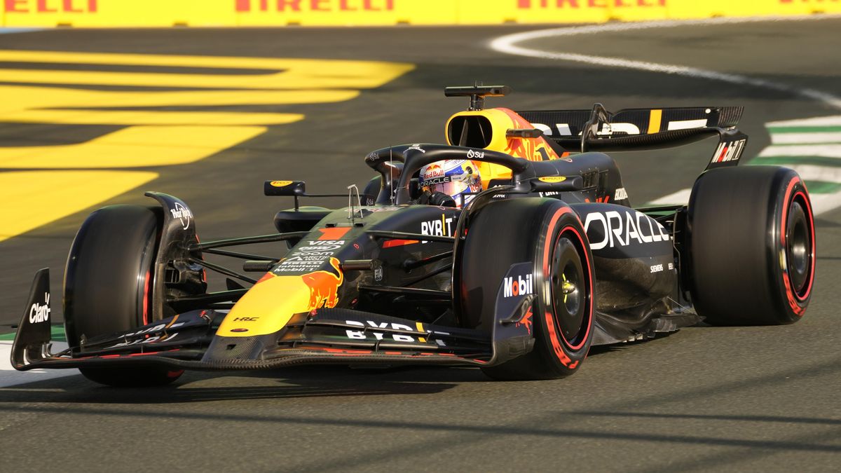 Úvodní trénink F1 v Saúdské Arábii vyhrál Verstappen před Alonsem