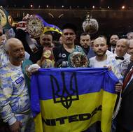 Oleksandr Usyk se stal absolutním šampionem těžké váhy