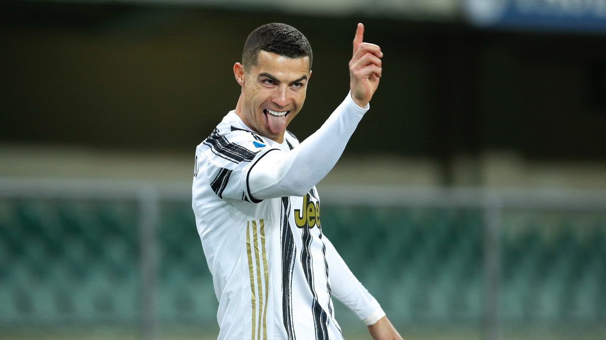 Juventus má Ronaldovi vyplatit téměř čtvrt miliardy korun