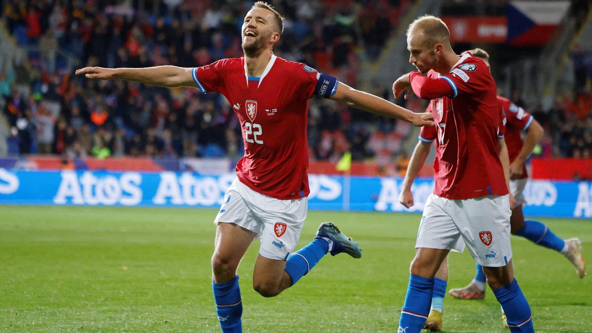 Čeští fotbalisté se v žebříčku posunuli o dvě místa
