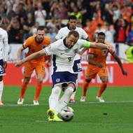 Harry Kane bezpečně proměnil penaltu ranou do levého spodního rohu