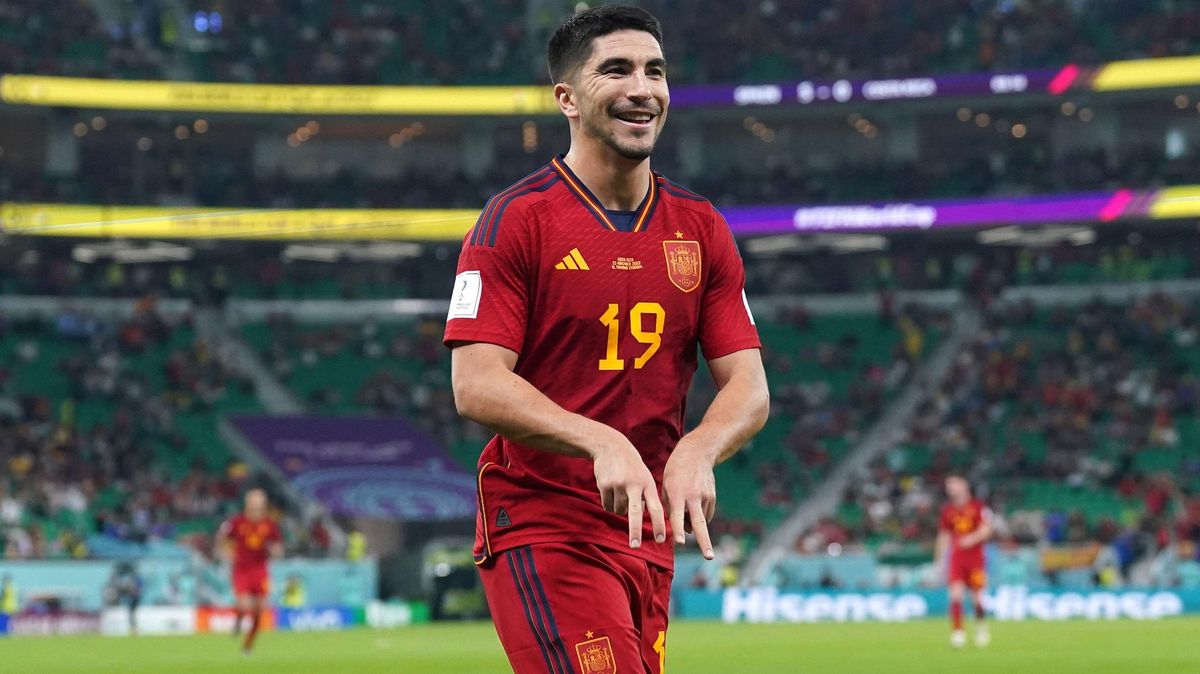 Konkurence pro Součka s Coufalem. Do West Hamu míří španělský reprezentant