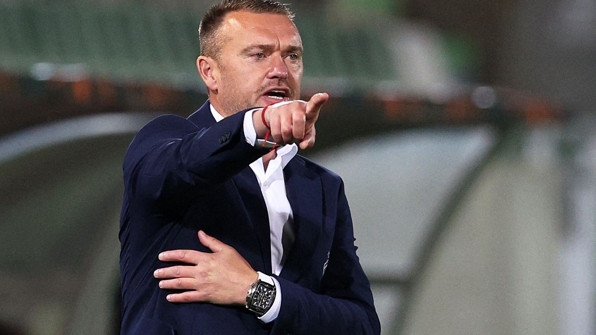 Slavia katem. Ludogorec před Plzní mění kouče