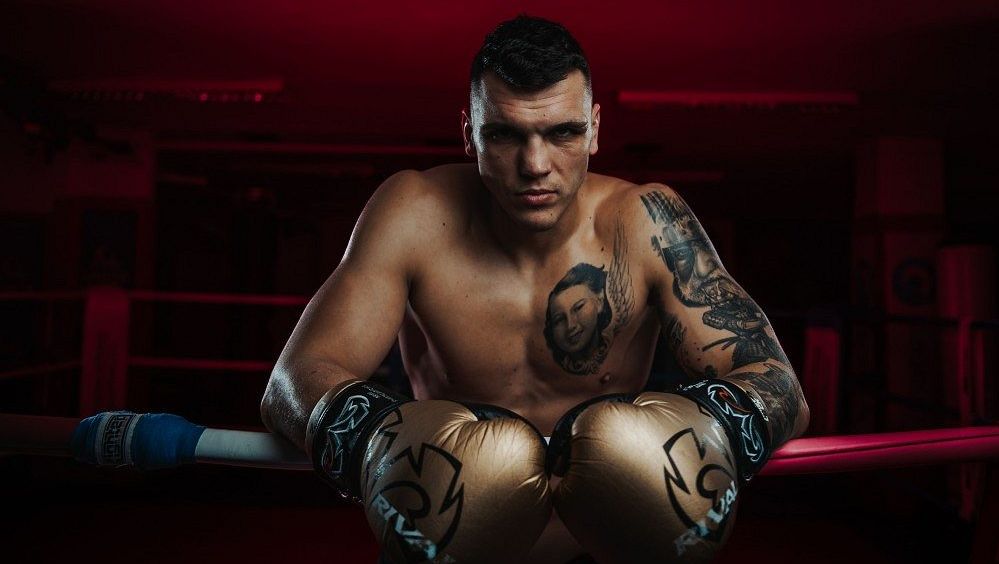 Nedělám ostudu, říká nejlepší český boxer. Soupeřovi fanoušci mu ukázali prostředníček