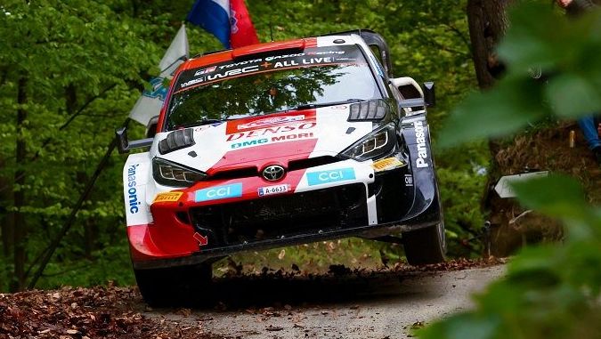Rovanperä potřetí za sebou kraloval v Estonsku, MS v rallye vede o 55 bodů
