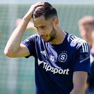 Dávid Hancko ze Sparty Praha během prvního tréninku letní přípravy.