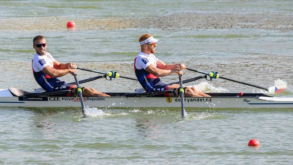 Vraštil se Šimánkem postoupili do semifinále veslařského SP v Lucernu