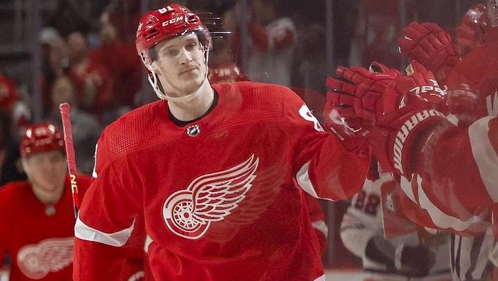Černý jestřáb sestřelen! Český snajpr rozhodl o výhře Detroitu nad Chicagem