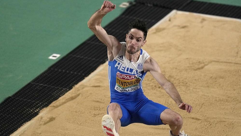 Den tsjekkiske langdistanseløperen bommet på en medalje med seks centimeter.  Quarterback jentestafettlag ble nummer fire