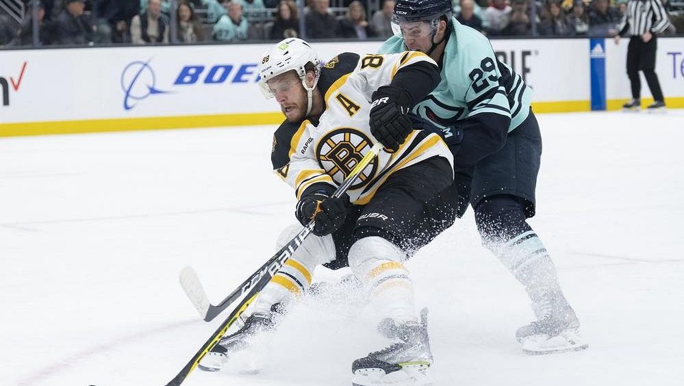 Pastrňákova paráda! Boston ovládl dramatickou přestřelku v Seattlu