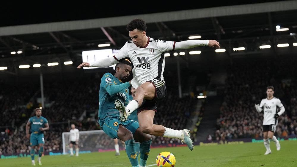 Komplikace v bojích o poháry, Fulham bere jen bod