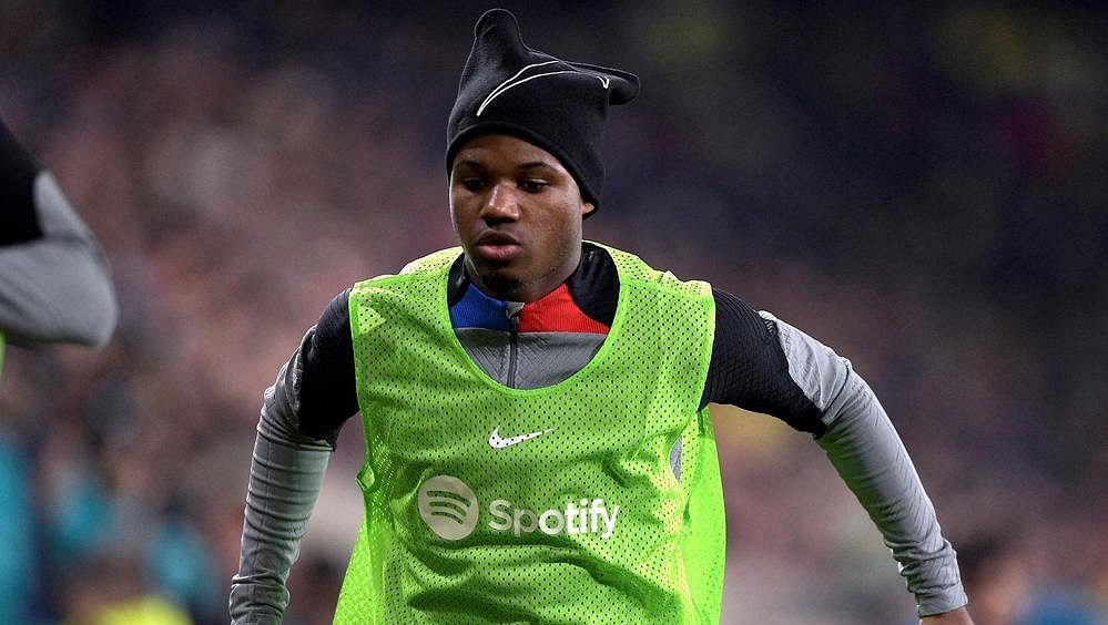 Dvacetiletý talent Barcelony Fati si na tréninku poranil koleno a je mimo hru