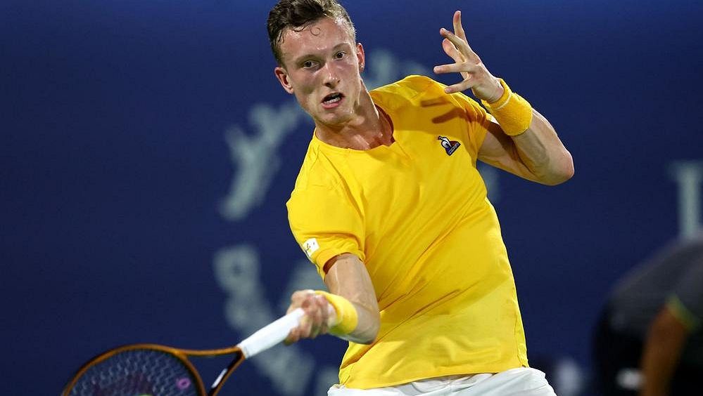 TENIS ONLINE: Lehečku čeká favorizovaný Rus. Ve hře bude i Vondroušová a Kvitová