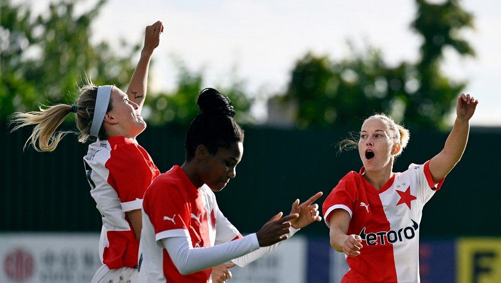 Fotbalistky Slavie před derby se Spartou vystřídaly rivala v čele ligy