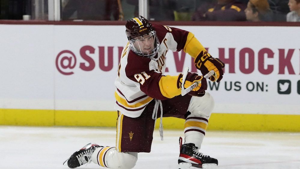 Mladý útočník Doan podepsal v NHL smlouvu s Arizonou, kde zářil jeho otec
