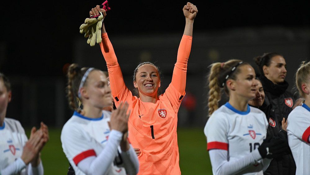 Votíková se po konci v PSG domluvila s Tottenhamem!